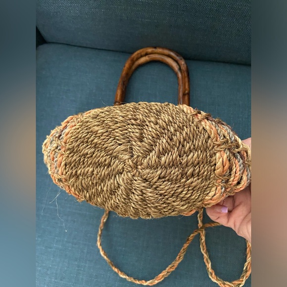 Woven Straw Basket Bag Purse Wood Round Handles & Crossbody Made In Philippines - Picture 4 of 11
